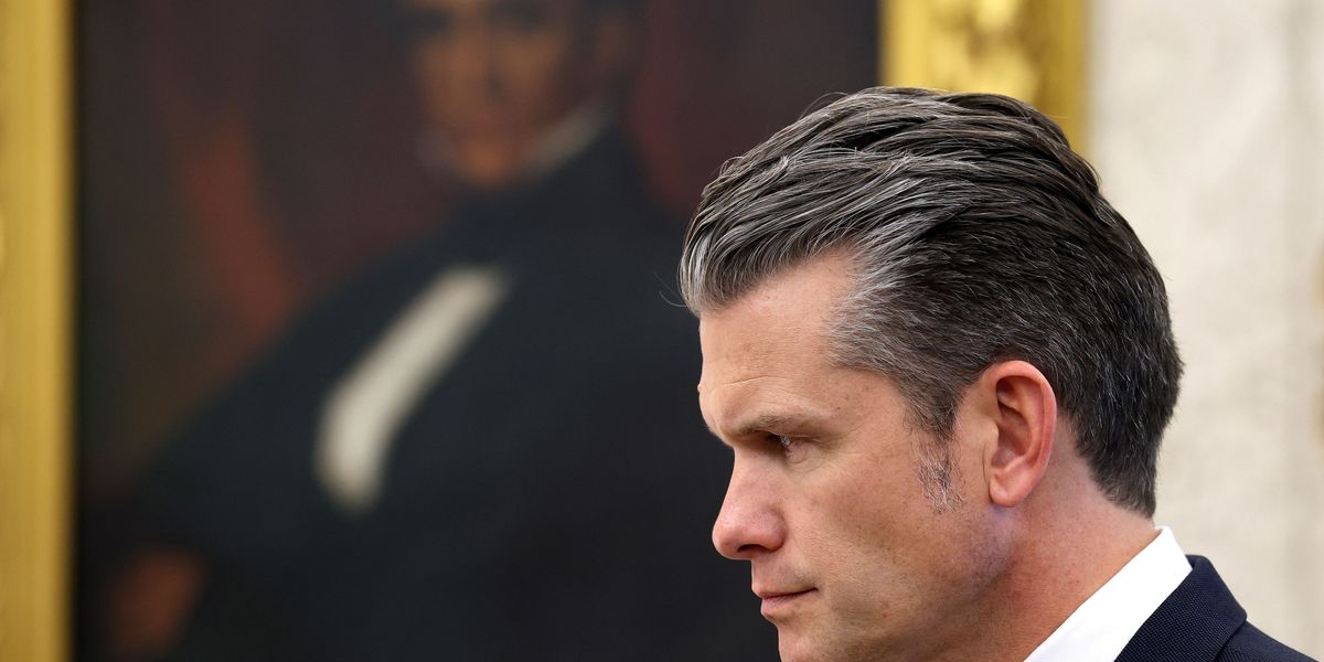Legal Experts Accuse Hegseth of 'War Crimes, Murder, or Both' After New Reporting on Boat Strike Order