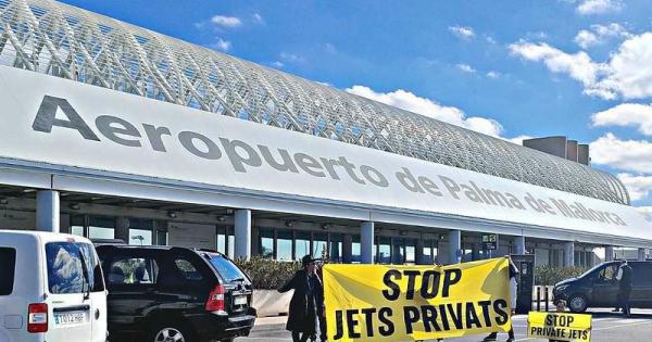 Spain Prime Minister wages war on private jets and luxury travel