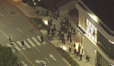 Westfield Valley Fair shooting: 2 injured in Black Friday shooting at California mall