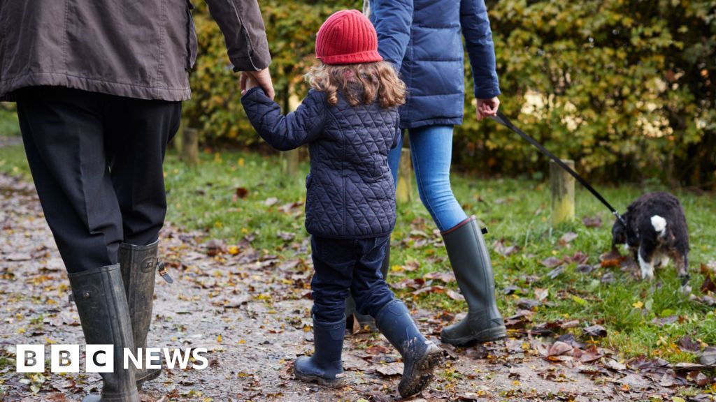 HMRC to review thousands of suspended payments