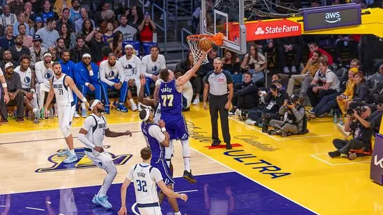 Los Angeles Lakers Guard Luka Doncic (77) during an NBA basketball game against the Dallas Mavericks, Friday November 28th, 2025 in Los Angeles, California.
