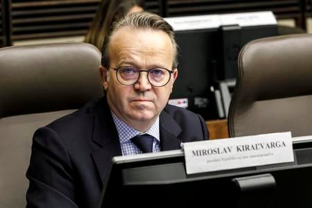 Employers outline €6.5 billion in spending cuts, but Fico fires back