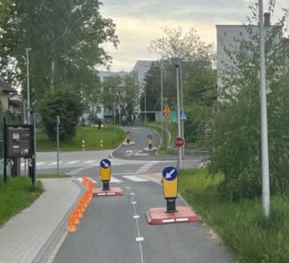 Zielona Góra zastosowała rozwiązania znane z jezdni do zdyscyplinowania również rowerzystów
