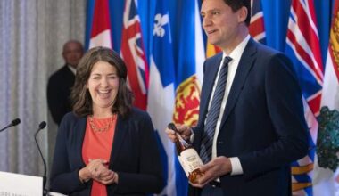 B.C. and Alberta premiers continue public duel over pipeline