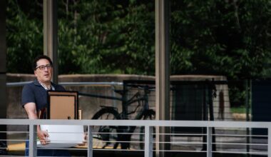 How many people can the federal government lose before it crashes?