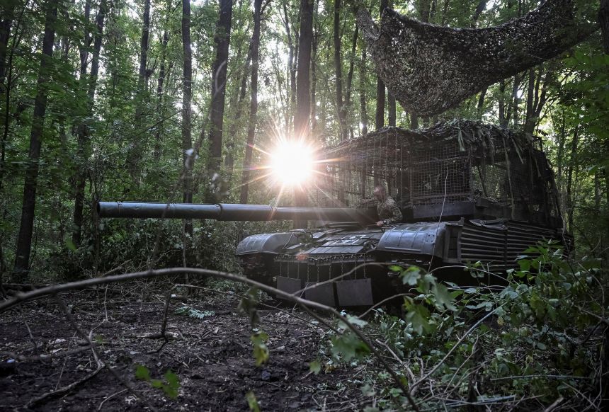 A serviceman of the 141st Separate Mechanized Brigade of the Ukrainian Armed Forces prepare a tank to fire towards Russian troops, at a position near a front line, amid Russia's attack on Ukraine, in Donetsk region, Ukraine on September 3, 2025.