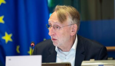 MEPs back tweaks to US tariff deal – but want tougher line on Washington