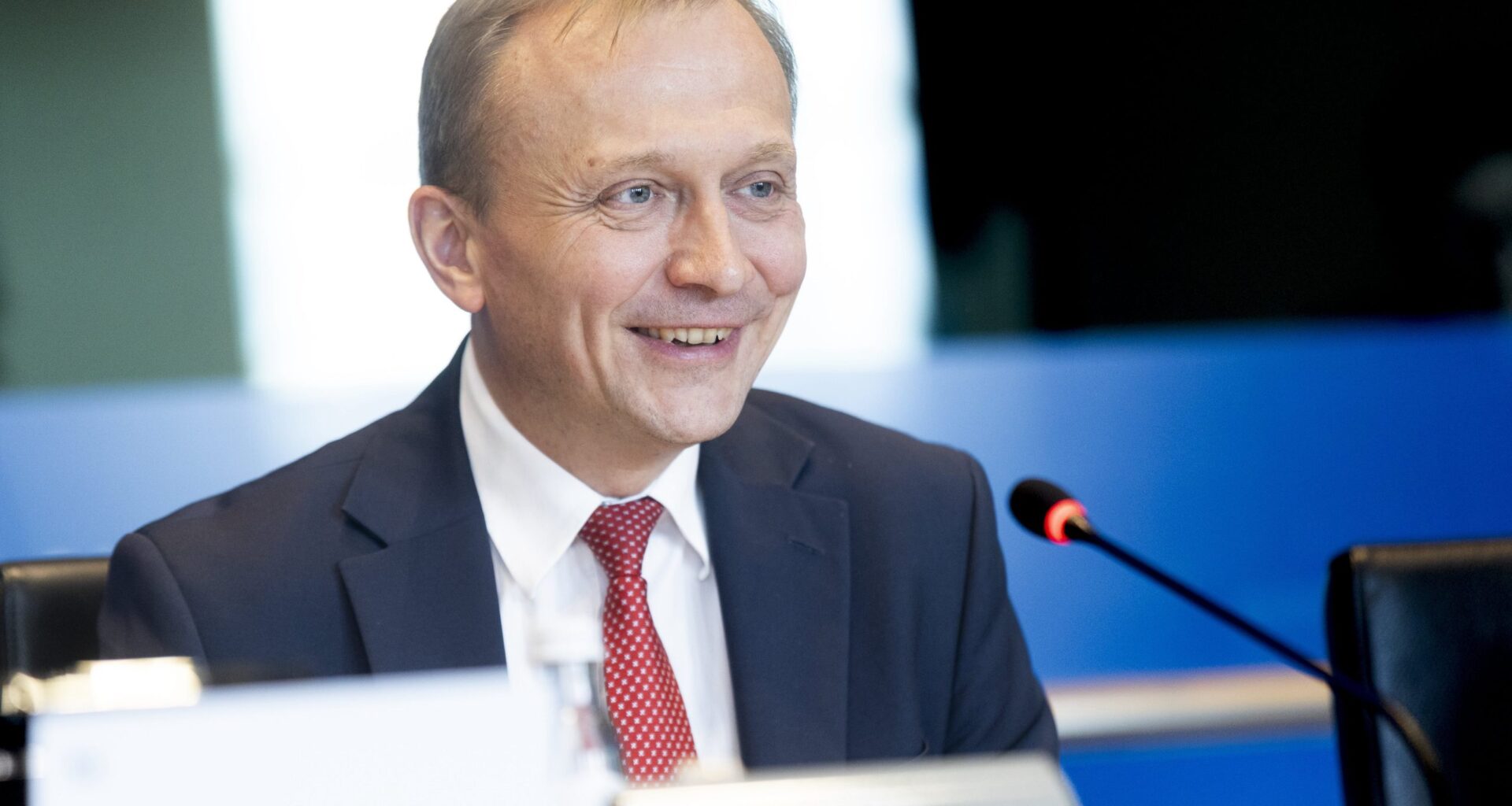 Commission vows to look at legal changes to stop Parliament budget rebellion