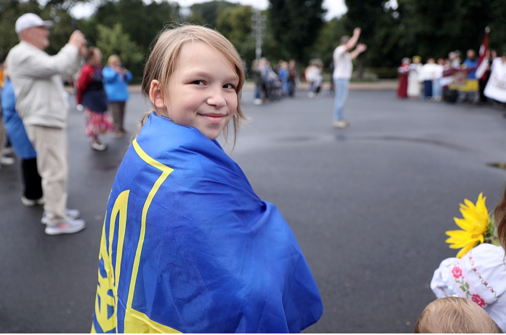 kā Latvija pielāgojas ilgtermiņa ukraiņu klātbūtnei