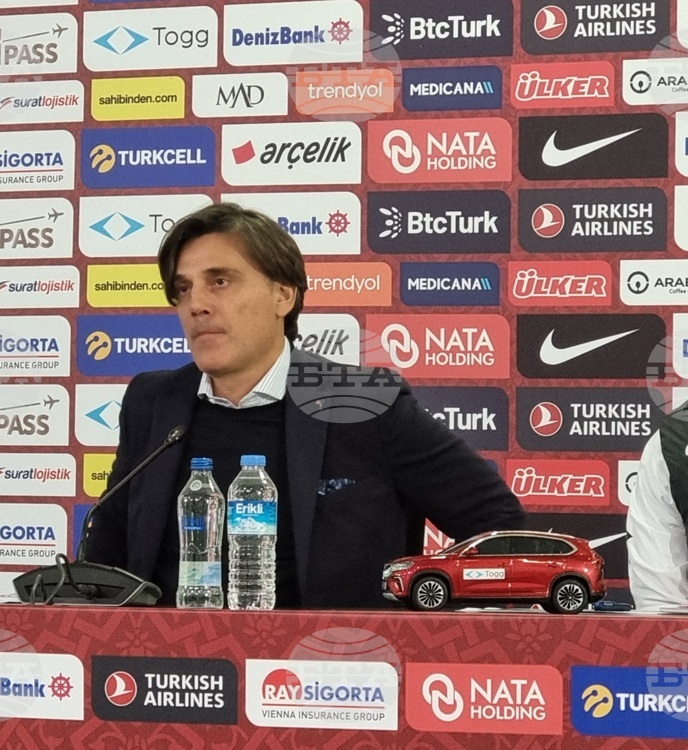 "Поздравявам България, през второто полувреме създадоха положения и за мене беше разочароващо", каза Винченцо Монтела