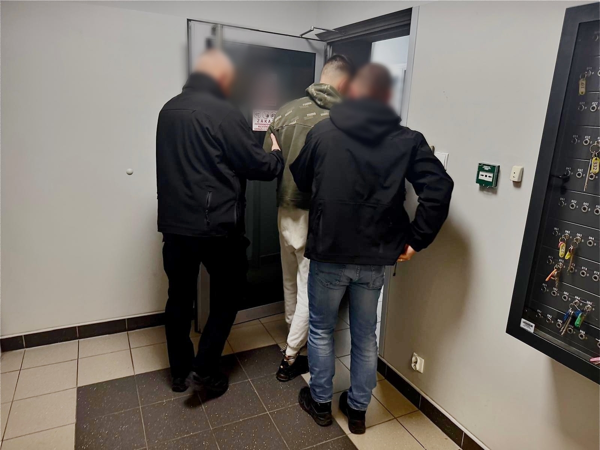 Swój alkoholowy łup wywiózł skradzionym seatem - Aktualności