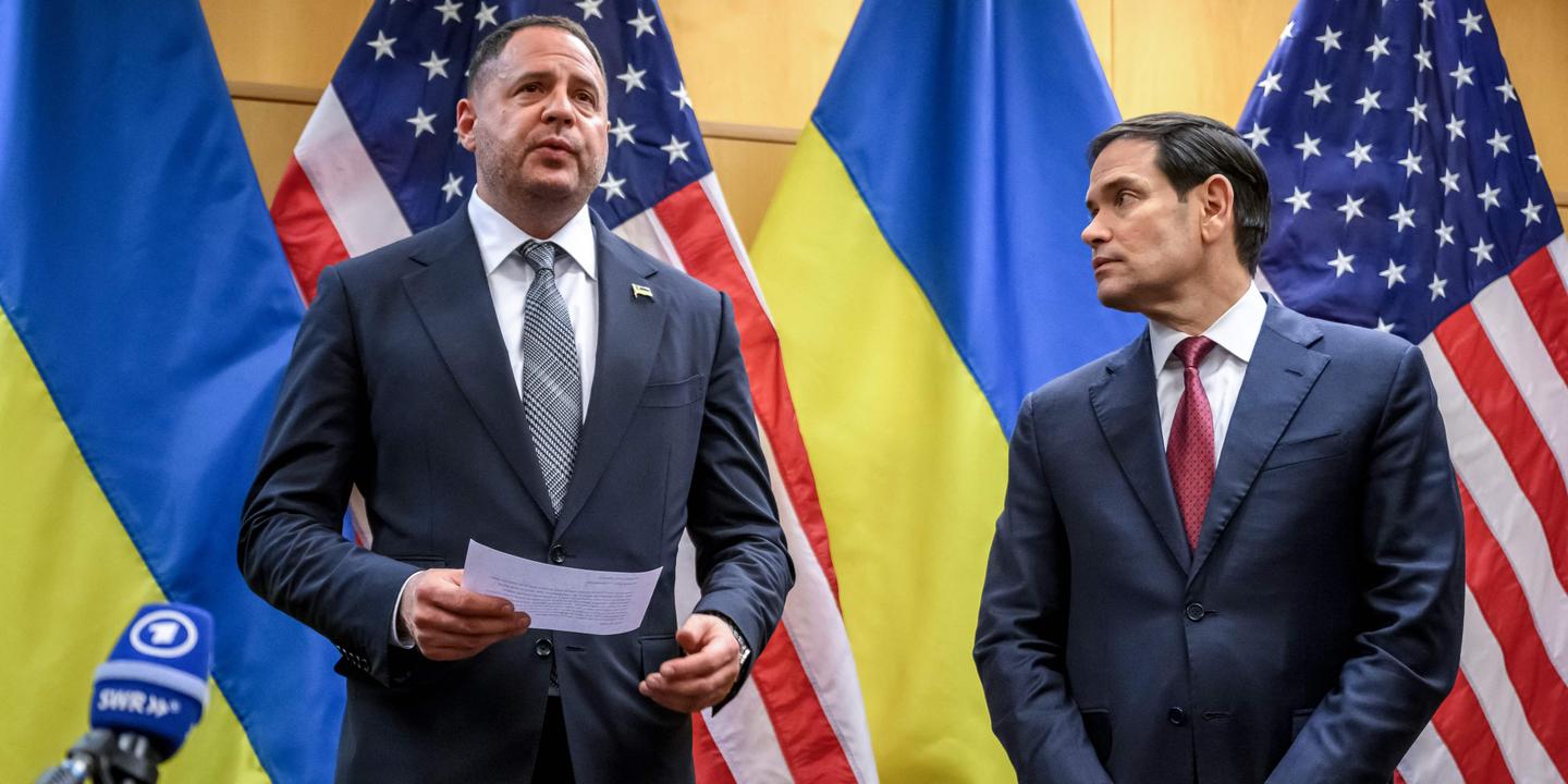 EN DIRECT, guerre en Ukraine : un accord de paix devra « pleinement respecter la souveraineté » ukrainienne, affirme la Maison Blanche - Le Monde.fr