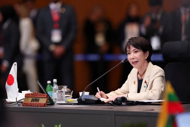 La première ministre japonaise, Sanae Takaichi, lors du 28ᵉ sommet Asean-Japon, à Kuala Lumpur (Malaisie), le 26 octobre 2025.