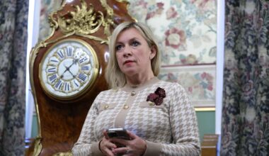 La beffa di Zakharova: “Con i soldi a Kiev l’Italia cadrà a pezzi” - la Repubblica