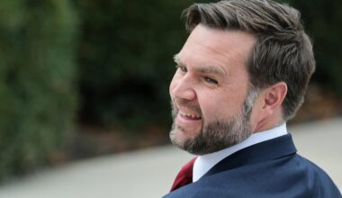 Eric Bradner, journalist, on the 2028 Republican candidates and J.D. Vance: “He clearly starts in the pole position”