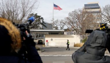 U.S. and Ukraine hold peace deal talks as lawmakers and allies voice concerns over Russian 'wish list'