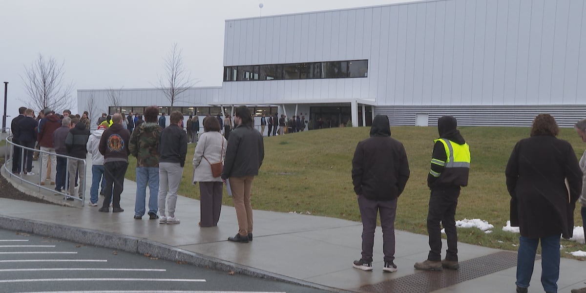 Beta Technologies draws hundreds to career fair