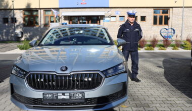Nowe nieoznakowane radiowozy w służbie mazowieckiej Policji - Aktualności