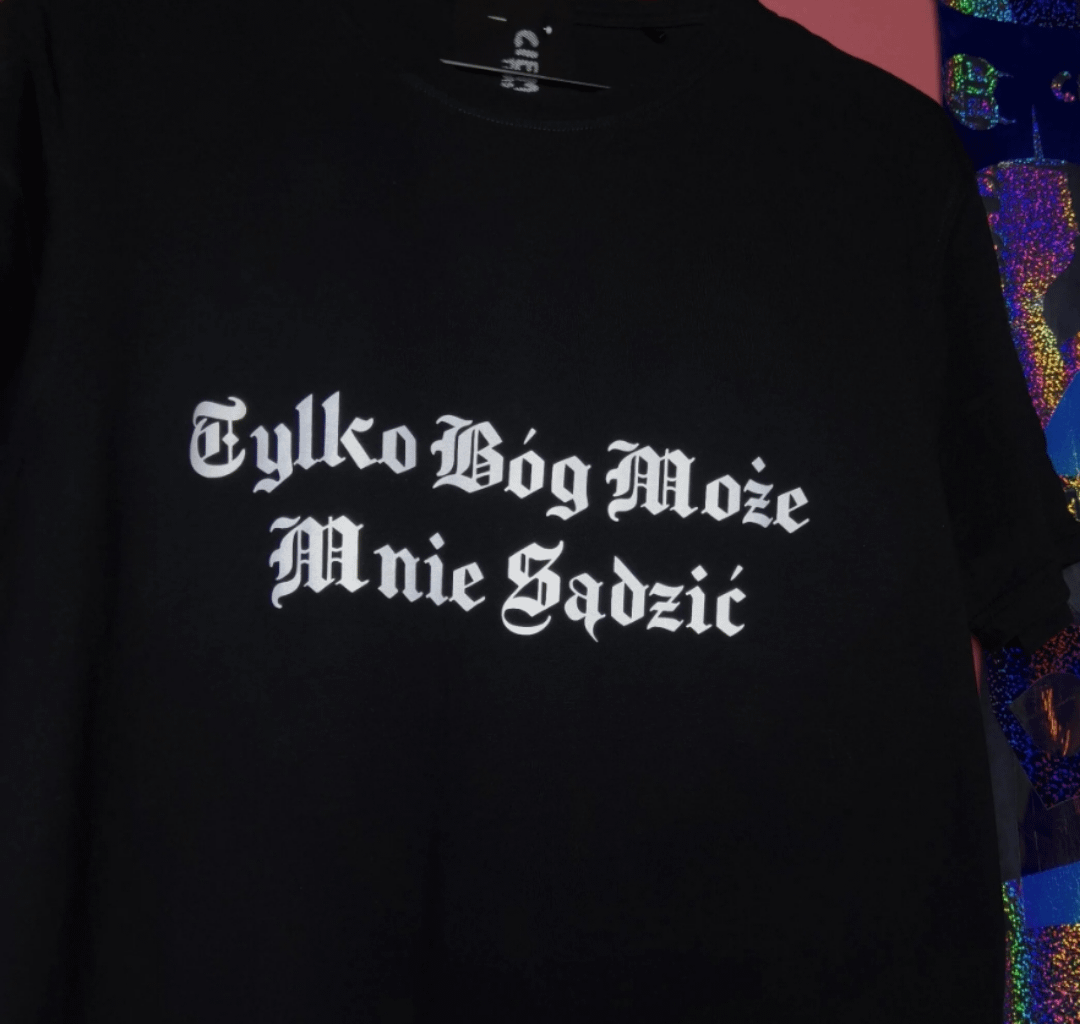 Skąd w środowiskach prawilnych popularność tego fontu?