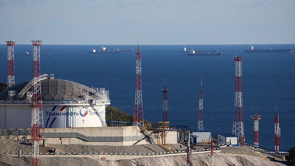 Russia temporarily suspends oil exports from Novorossiysk following Ukrainian attack