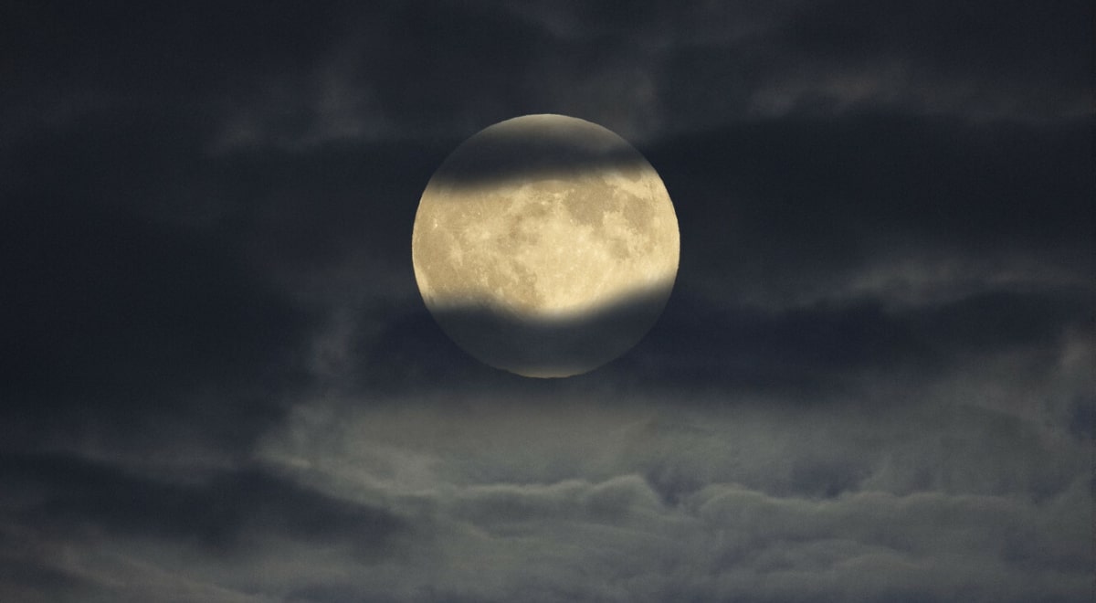 Księżyc Bobrów 2025. Nadchodzi superpełnia Księżyca. Kiedy i gdzie oglądać? - Polska