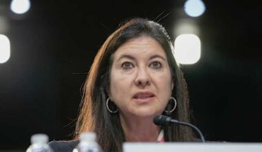 Former Fed governor’s stock trades violated the central bank’s ethics rules