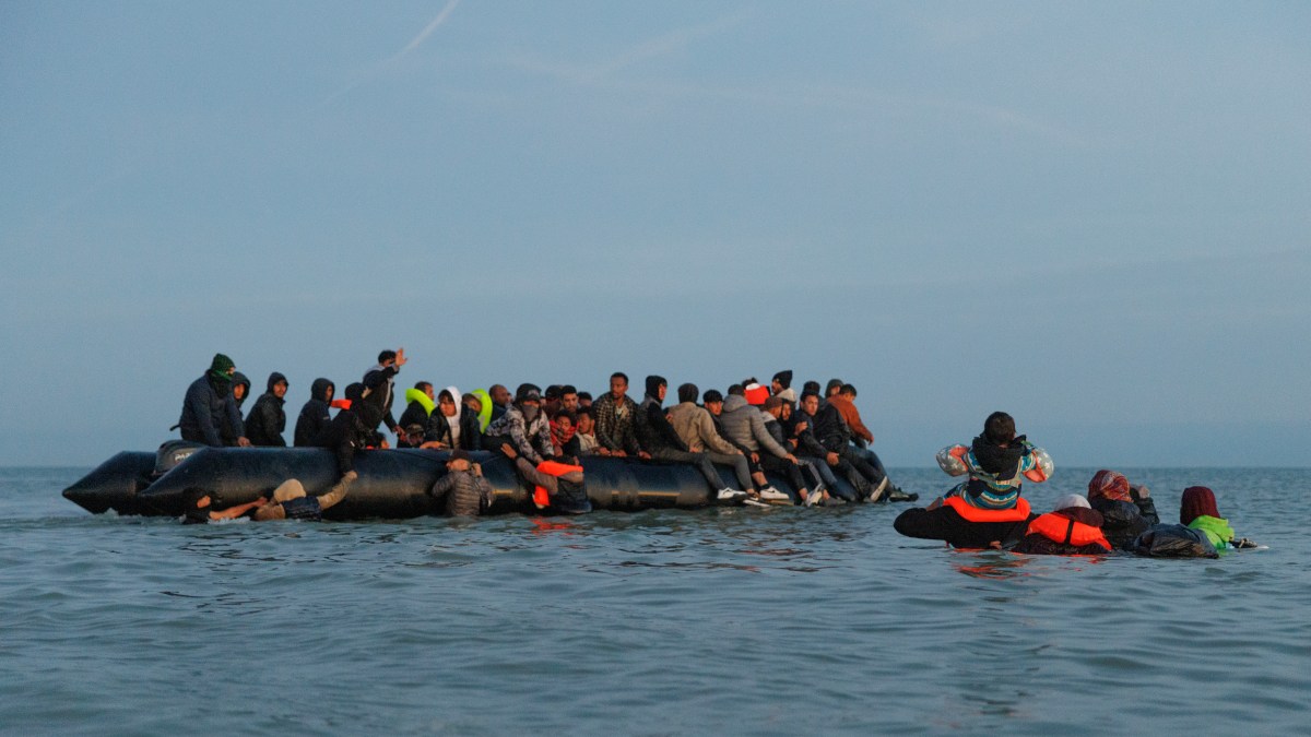 Why is Glasgow having to house refugees from elsewhere in Britain?