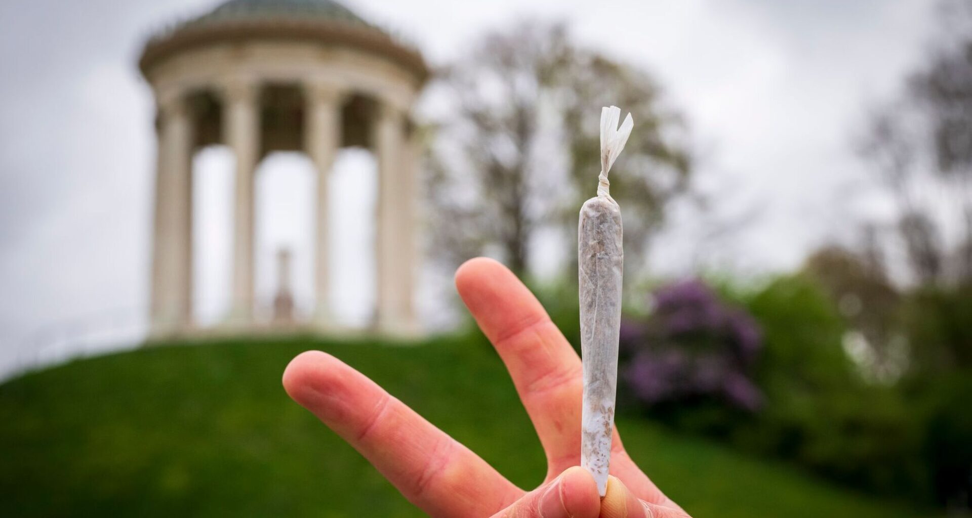 Klage gegen Kiff-Verbot im Englischen Garten - Nachrichten aus Deutschland