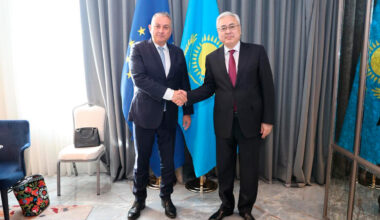 Kazakhstan, EU discuss development of Trans-Caspian transport route
