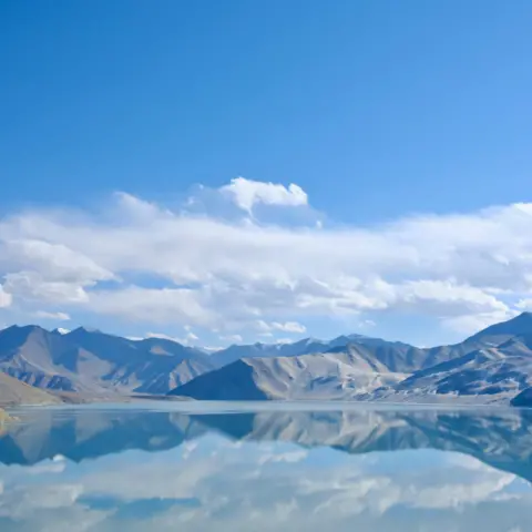 Anna The White Sand Lake in Xinjiang is named after the yellow and white sand dunes surrounding it