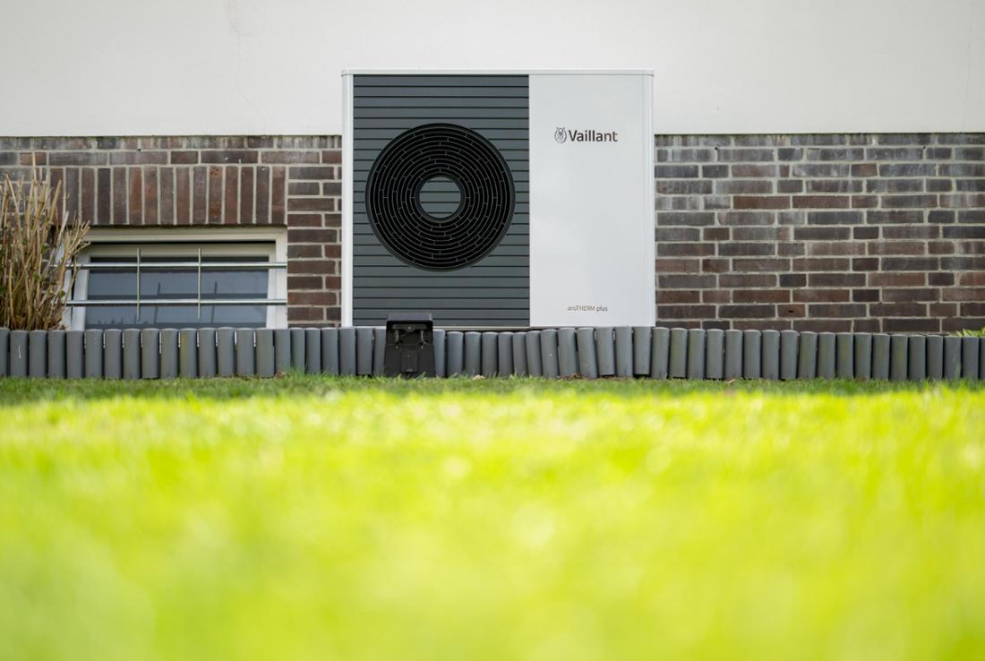 ARCHIV - 22.04.2023, Niedersachsen, Rotenburg: Hängt die Wärmepumpe an einem separaten Stromzähler, können Verbraucher rückwirkend für 2024 eine Entlastung beantragen. (zu dpa: „SPD beim Heizungsgesetz für Reform mit Augenmaß“) Foto: Daniel Reinhardt/dpa/dpa-tmn +++ dpa-Bildfunk +++