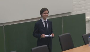15-jarige Laurent is officieel doctor in de kwantumfysica: “Nu werk ik verder aan mijn doel, ‘superhumans’ maken”