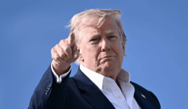 'Panicked' Trump Calls for Arrest of Democrats and Amplifies Calls to 'Hang Them'