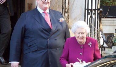 I knew Barry comes in all shapes, but this one is truly king size. Is that Barry's final transformation ? Some kind of ultimate high society Barry ?