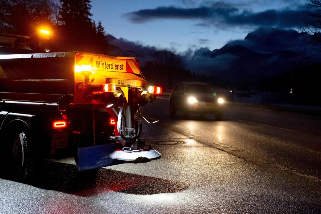Daher waren auch schon die ersten Räumdienste im Einsatz.