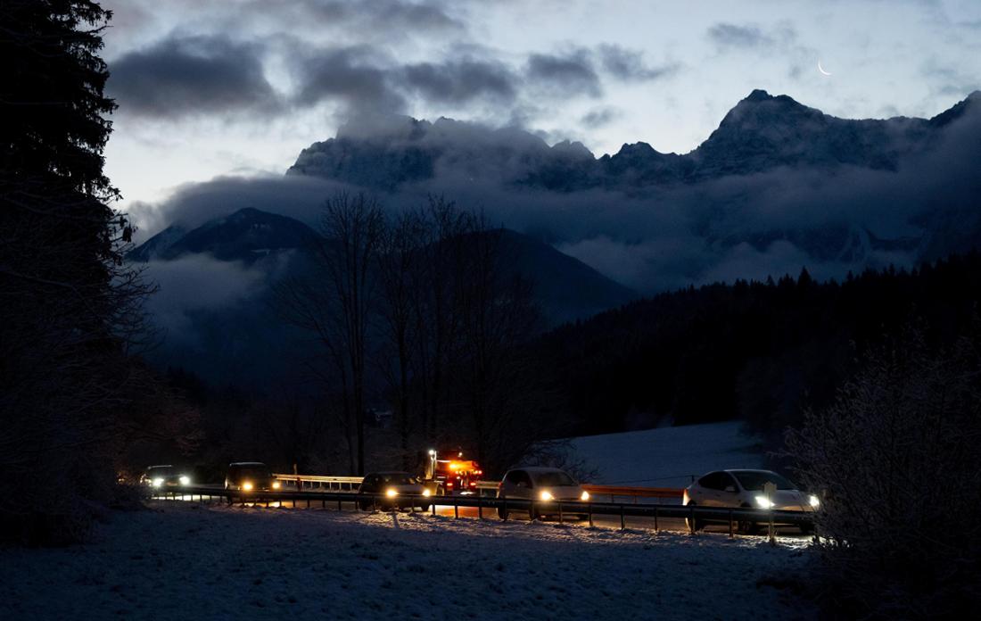 Der meiste Schnee kam in Bayern bereits am späten Abend und in der Nacht herunter.
