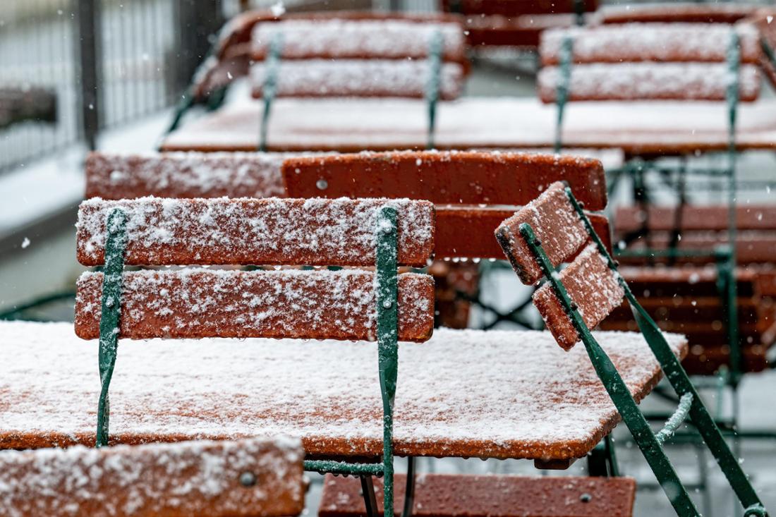 Bei dem Schneefall zum Wochenstart handelt es sich derweil nicht um eine Ausnahme. Spätestens am kommenden Wochenende sowie in der darauffolgenden Woche soll es sogar noch mehr Schnee geben, meldet der Deutsche Wetterdienst.