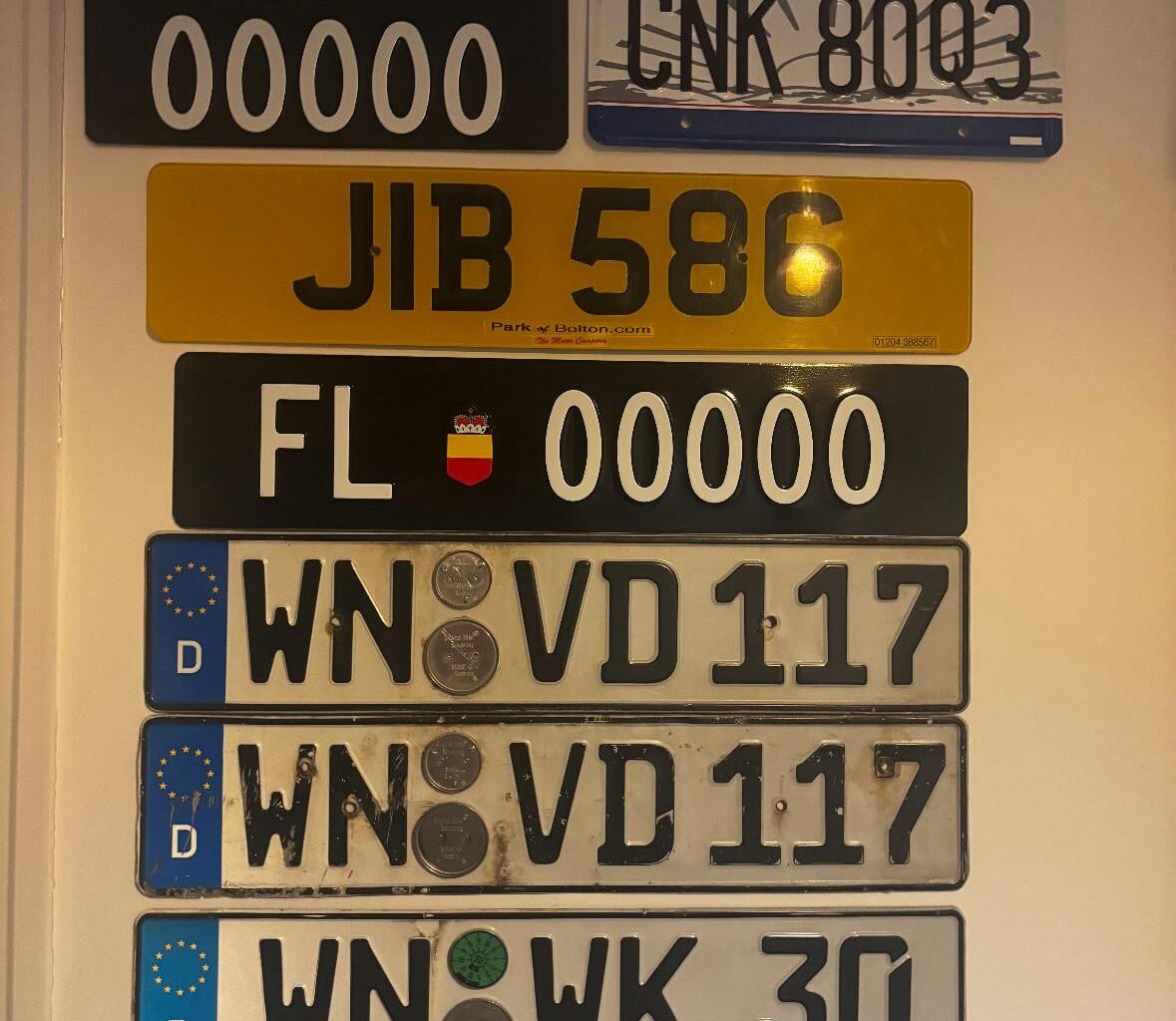 License plate collection- wondering if anyone could ship a Norwegian one to the UK