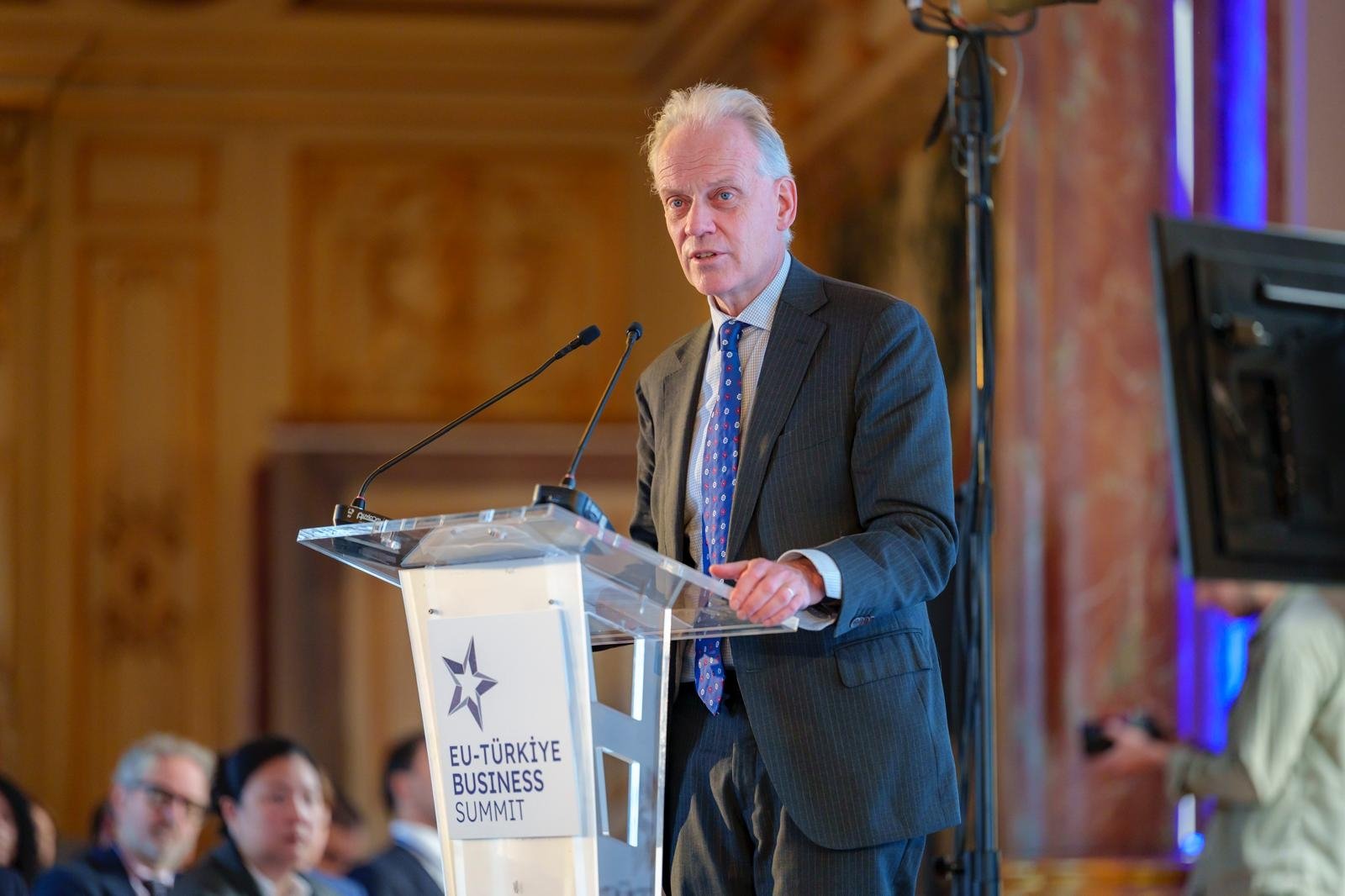 Gert Jan Koopman, the European Commission's Director-General for Neighborhood and Enlargement Negotiations, speaks during the EU-Türkiye Business Summit, Brussels, Belgium, Nov. 17, 2025. (Courtesy of DEIK)