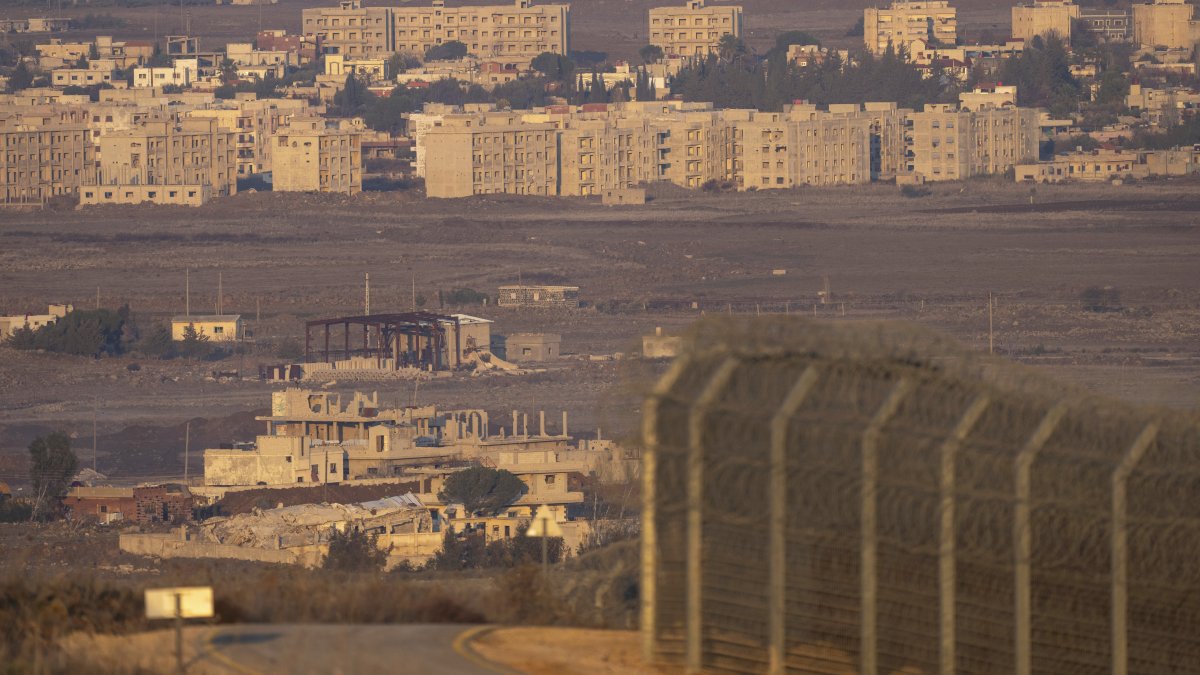 Israel-Syria talks stall as Tel Aviv ties troop pullout to full peace deal