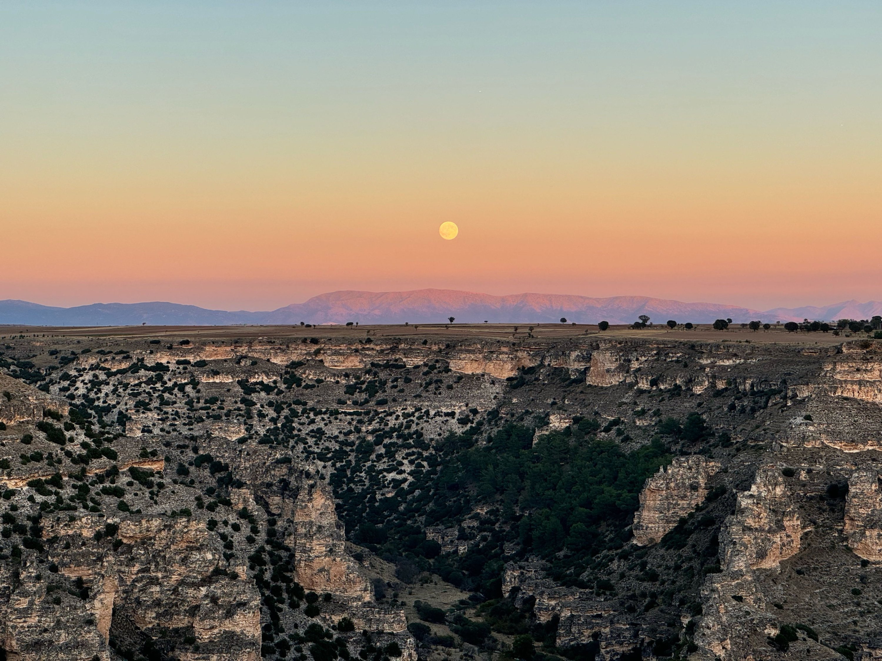 A general view of Ulubey Canyon, located 33 kilometers from Uşak's city center, the second-largest canyon in the world, Uşak, western Türkiye, Nov. 19, 2025. (AA Photo)