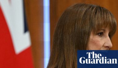 Business leaders urge Reeves to force pension funds to raise UK investments | Budget 2025