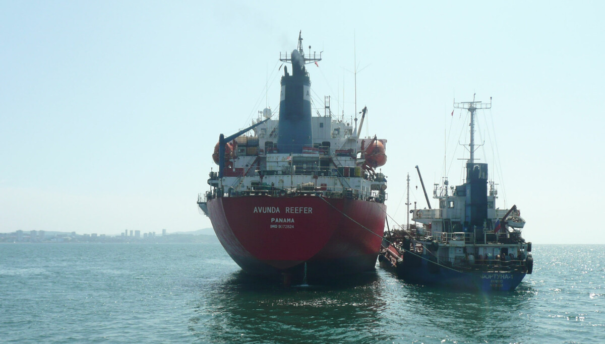 Reefer with shady connections to occupied Crimea is zigzagging outside Norway's Arctic coast