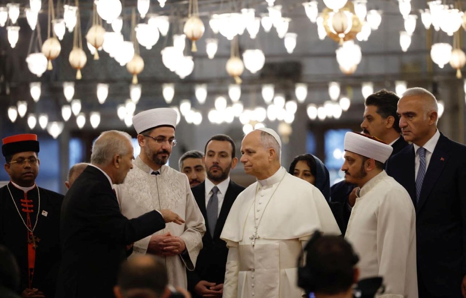 Beirut awaits Pope Leo XIV after symbolic stop in Turkey