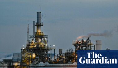 Ukraine war briefing: Bulgaria moves to seize Russian refinery while Poland seeks to be US gas conduit | Ukraine