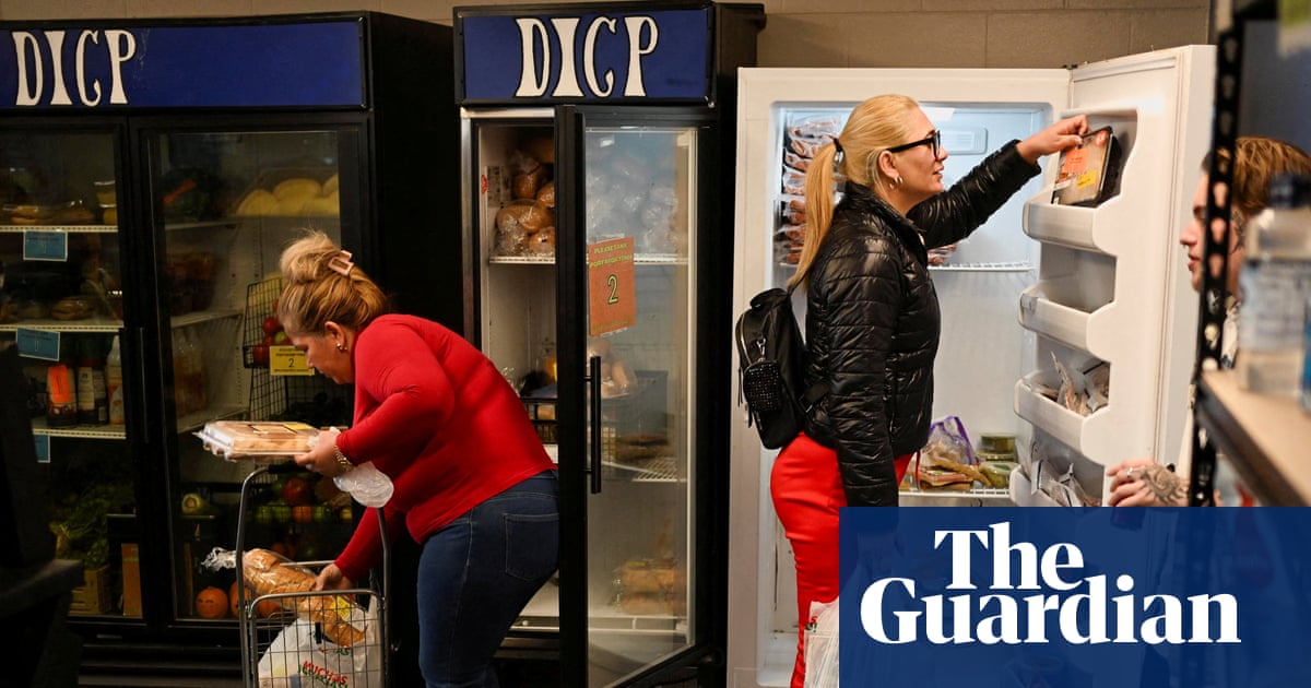 White House asks federal court to block order that it fully distribute November’s food stamp benefits | US federal government shutdown 2025