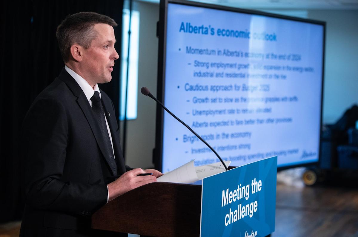 Alberta's economy remains in the red with tweaked $6.4B deficit