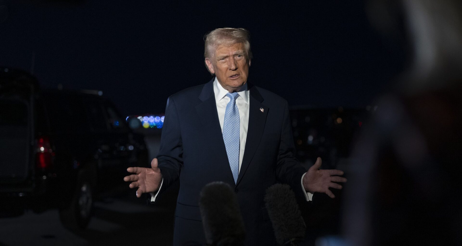 Trump wants sedition trial of Sen. Mark Kelly and other veterans who urged defiance of illegal orders