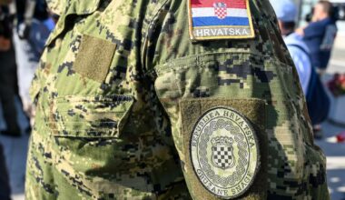 Croatia to order 18 Caesar howitzers from France