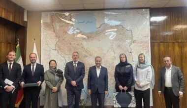 Iranian, Dutch officials hold talks over Afghan refugees